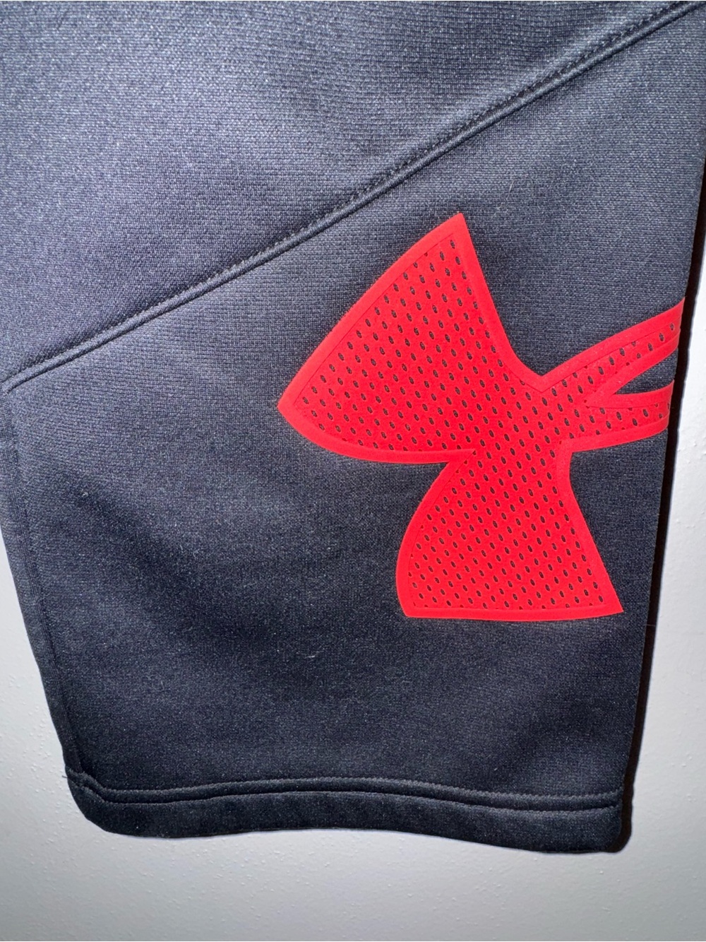 Under Armour Black Sweatpants with Red Logo Black Camo Joggers Size Youth Large - Picture 11 of 15